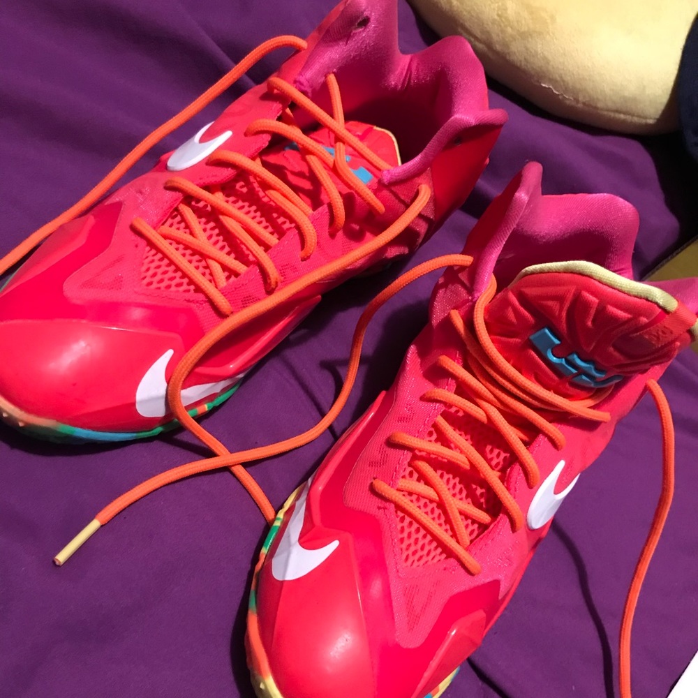 Nike Lebron 11 “ fruity pebbles “